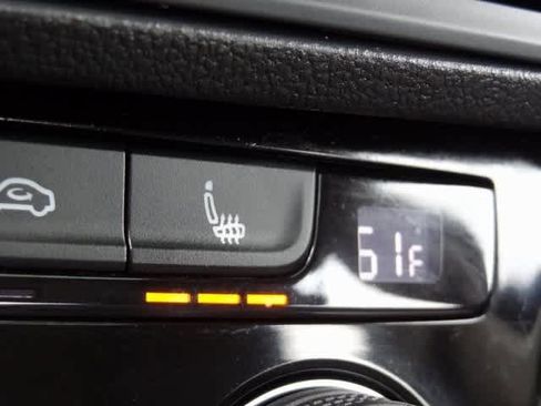 Used 2024 Volkswagen Jetta SE image 28