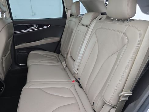 Used 2023 Lincoln Nautilus Reserve FWD image 14