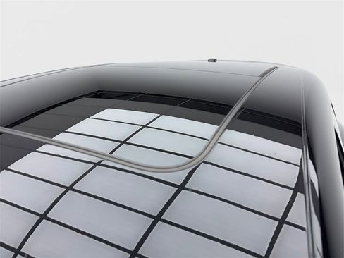 Used 2021 Porsche Macan S image 13