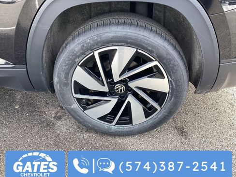 Used 2024 Volkswagen Atlas SE image 33