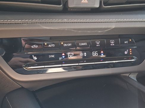 Used 2022 Buick Envision Preferred FWD image 15