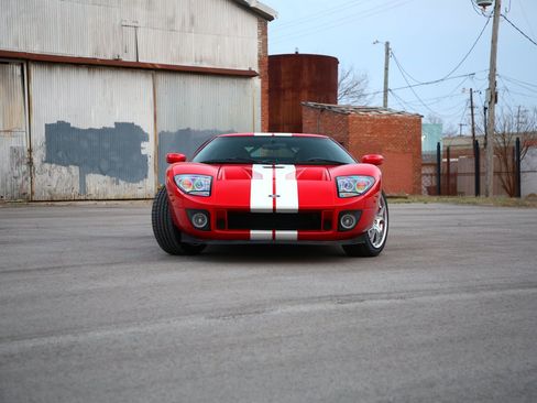 Used 2005 Ford GT image 5