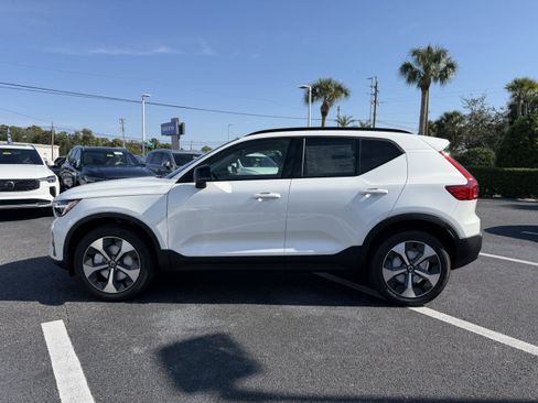 New 2026 Volvo XC40 B5 Plus w/ Climate Package image 6