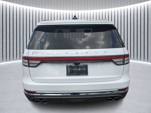 Certified 2025 Lincoln Aviator Reserve RWD image 6