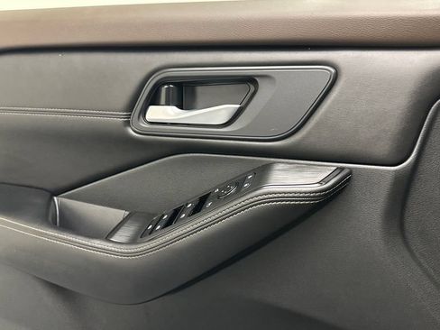 Certified 2023 Nissan Rogue SV w/ SV Premium B Package AWD/4WD image 19