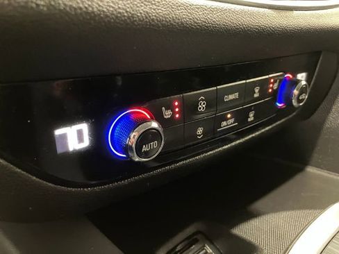 Used 2020 Buick Enclave Essence image 43