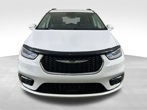 Used 2022 Chrysler Pacifica Touring-L AWD/4WD image 9