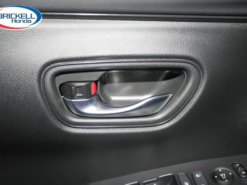 Certified 2024 Honda HR-V LX image 33