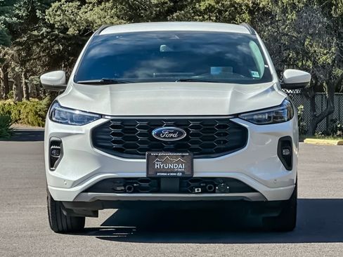 Used 2025 Ford Escape ST-Line Elite w/ Premium Technology Package image 10