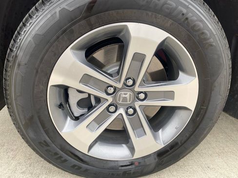 Certified 2025 Honda Pilot EX-L image 31