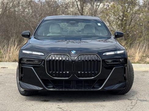 New 2026 BMW 760i xDrive w/ Executive Package AWD/4WD image 2