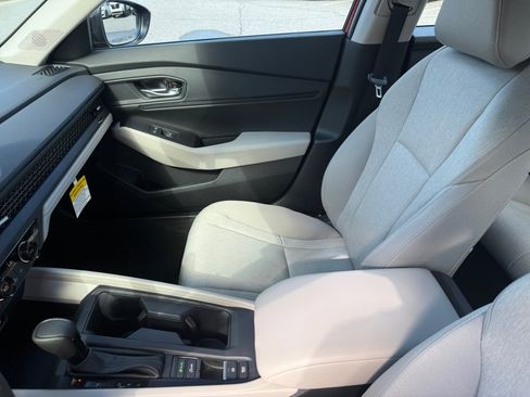 New 2025 Honda Accord SE image 28