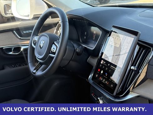 Certified 2025 Volvo XC90 B6 Plus image 36