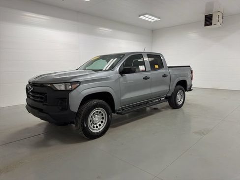 Used 2023 Chevrolet Colorado W/T AWD/4WD image 3