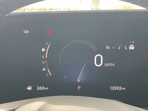 Used 2025 Buick Envista Sport Touring image 40