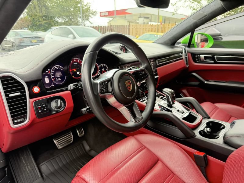 Used 2023 Porsche Cayenne GTS AWD/4WD image 15