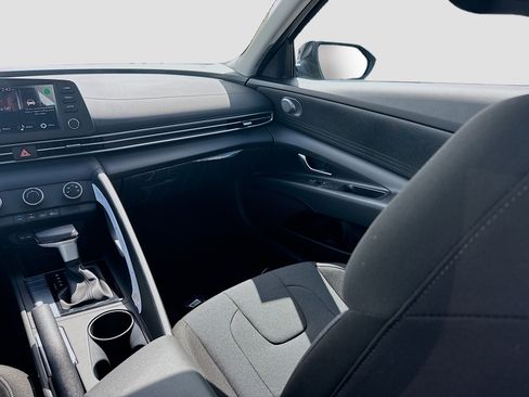 New 2026 Hyundai Elantra SE FWD image 16