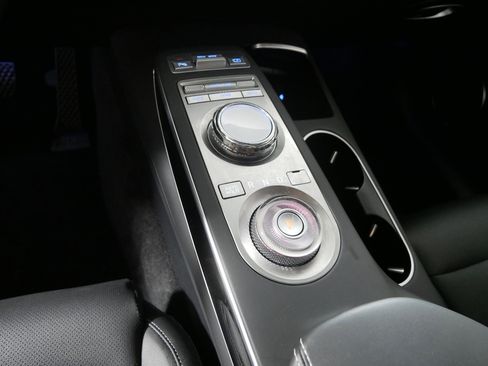 Used 2025 Genesis GV70 2.5T image 24