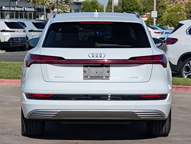 Used 2023 Audi e-tron Premium AWD/4WD image 7
