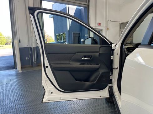 New 2026 Nissan Kicks SV w/ SV Premium Package FWD image 18