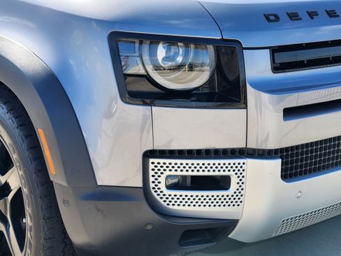 Used 2021 Land Rover Defender 110 SE image 7