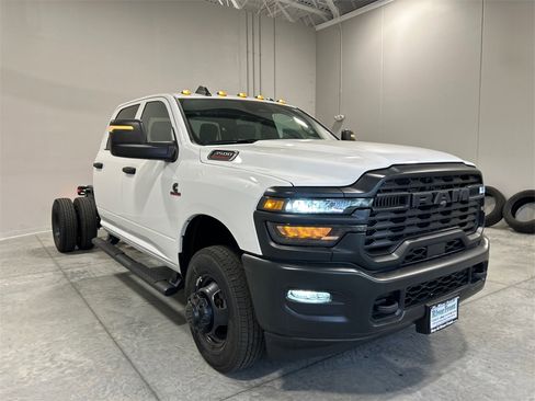 New 2026 RAM 3500 Tradesman image 4