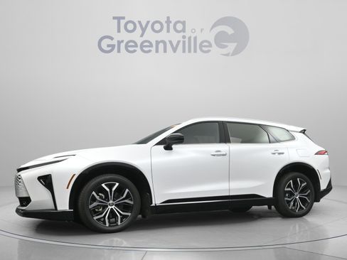 Certified 2025 Toyota Crown Signia image 4