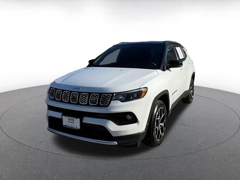 Used 2025 Jeep Compass Limited image 7