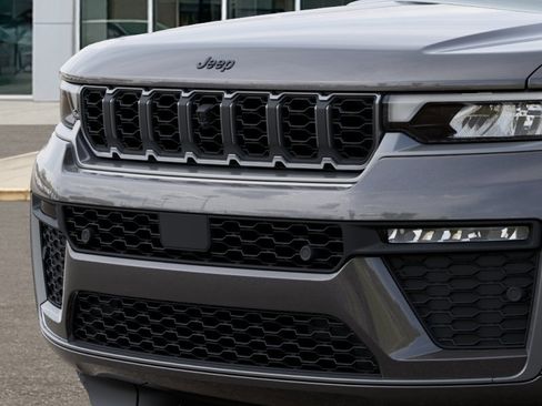 New 2026 Jeep Grand Cherokee Limited AWD/4WD image 11