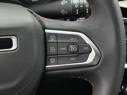 Used 2025 Jeep Compass Trailhawk image 14