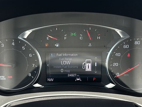 Used 2023 GMC Terrain SLE w/ Elevation Edition image 25