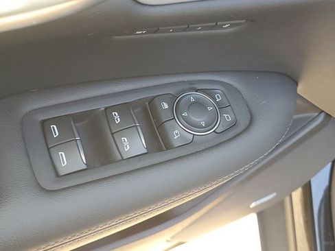 Certified 2023 Cadillac XT5 Premium Luxury w/ LPO, Floor Liner Package AWD/4WD image 11