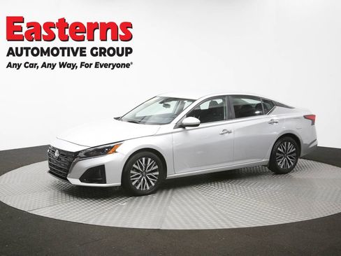 Used 2023 Nissan Altima 2.5 SV FWD image 57