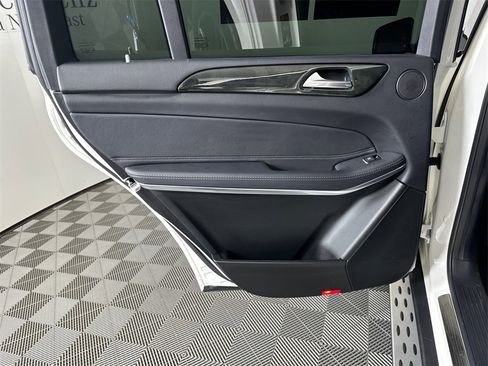 Used 2017 Mercedes-Benz GLS 550 4MATIC image 22