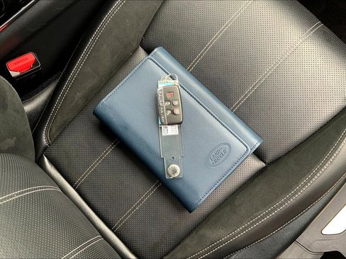 Used 2020 Land Rover Range Rover Velar S image 14