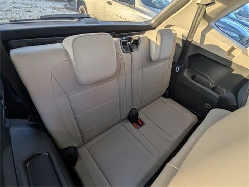 Used 2019 Volkswagen Tiguan SE image 12