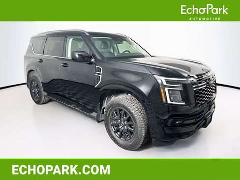Used 2025 Nissan Armada SV image 1
