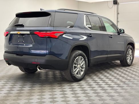 Used 2023 Chevrolet Traverse LT FWD image 7
