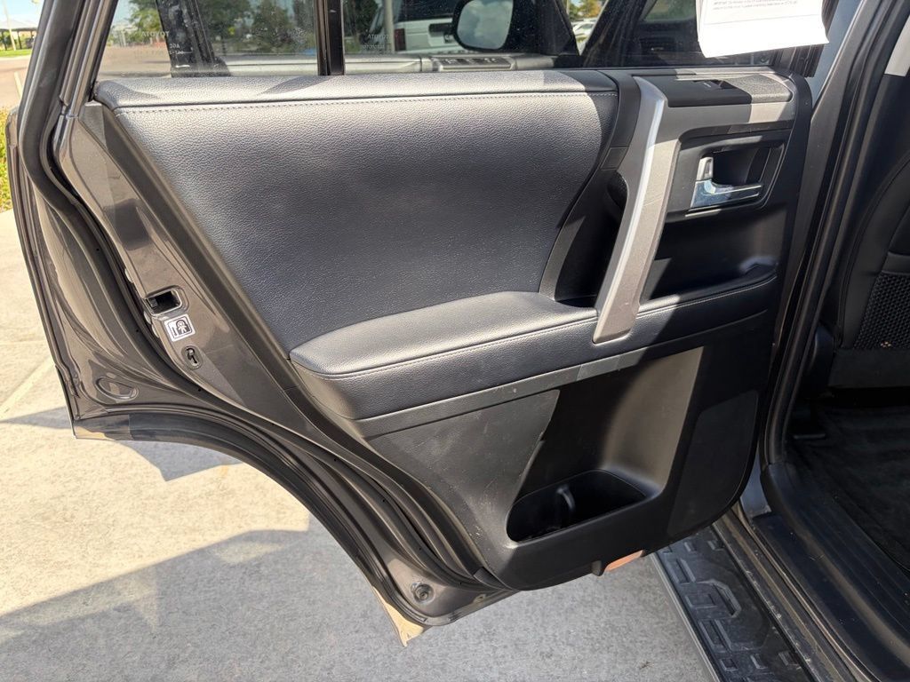 Used 2019 Toyota 4Runner SR5 Premium AWD/4WD image 15