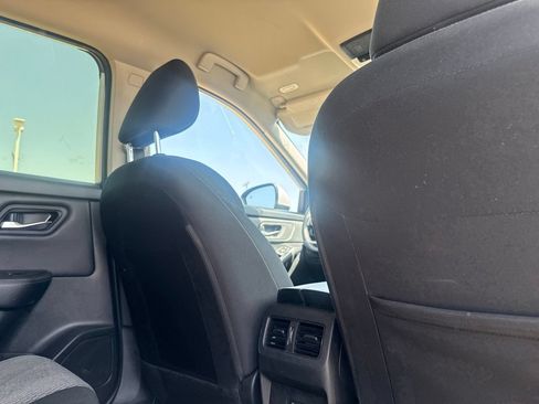 Certified 2025 Nissan Rogue SV FWD image 28