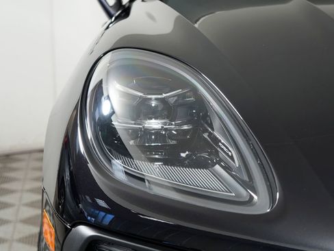 New 2026 Porsche Macan image 11