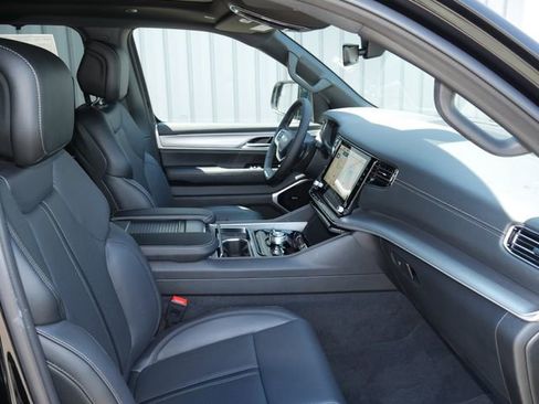 New 2026 Jeep Grand Wagoneer Limited AWD/4WD image 25