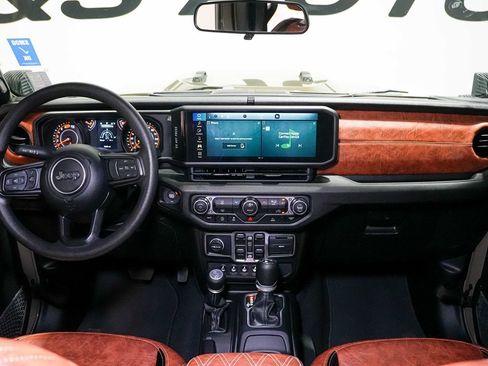 Used 2025 Jeep Wrangler Unlimited Sport AWD/4WD image 36