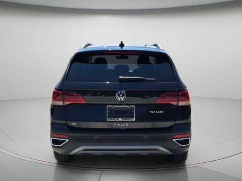 Certified 2024 Volkswagen Taos SE FWD image 6