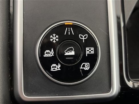 Certified 2025 Nissan Pathfinder SV AWD/4WD image 28