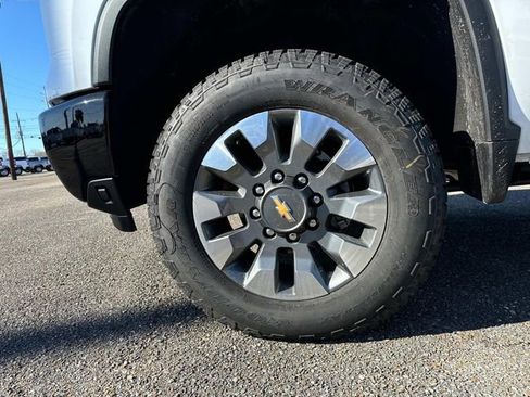 New 2025 Chevrolet Low Cab Forward 5500XD RWD image 20