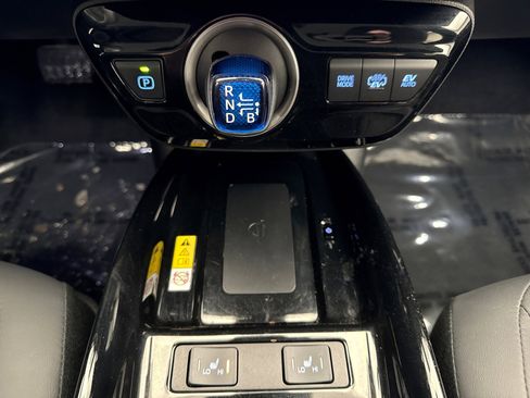 Used 2021 Toyota Prius Prime XLE w/ Carpet Mat Package (TMS) image 17
