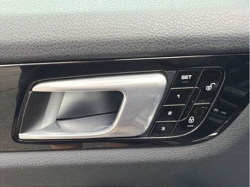 Used 2019 Porsche Cayenne S AWD/4WD image 10