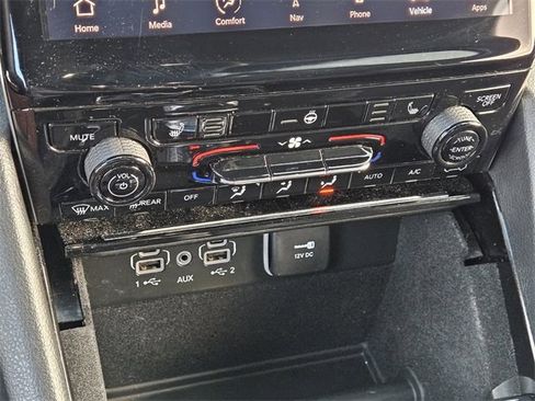 Used 2021 Jeep Grand Cherokee L Limited w/ Trailer Tow Group (B) image 22