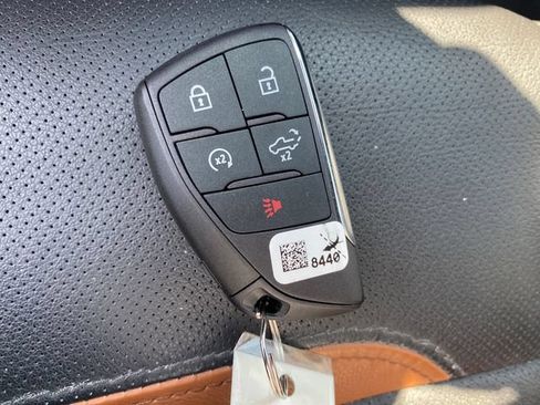 Certified 2024 GMC Sierra 1500 AT4 w/ AT4 Premium Package AWD/4WD image 24